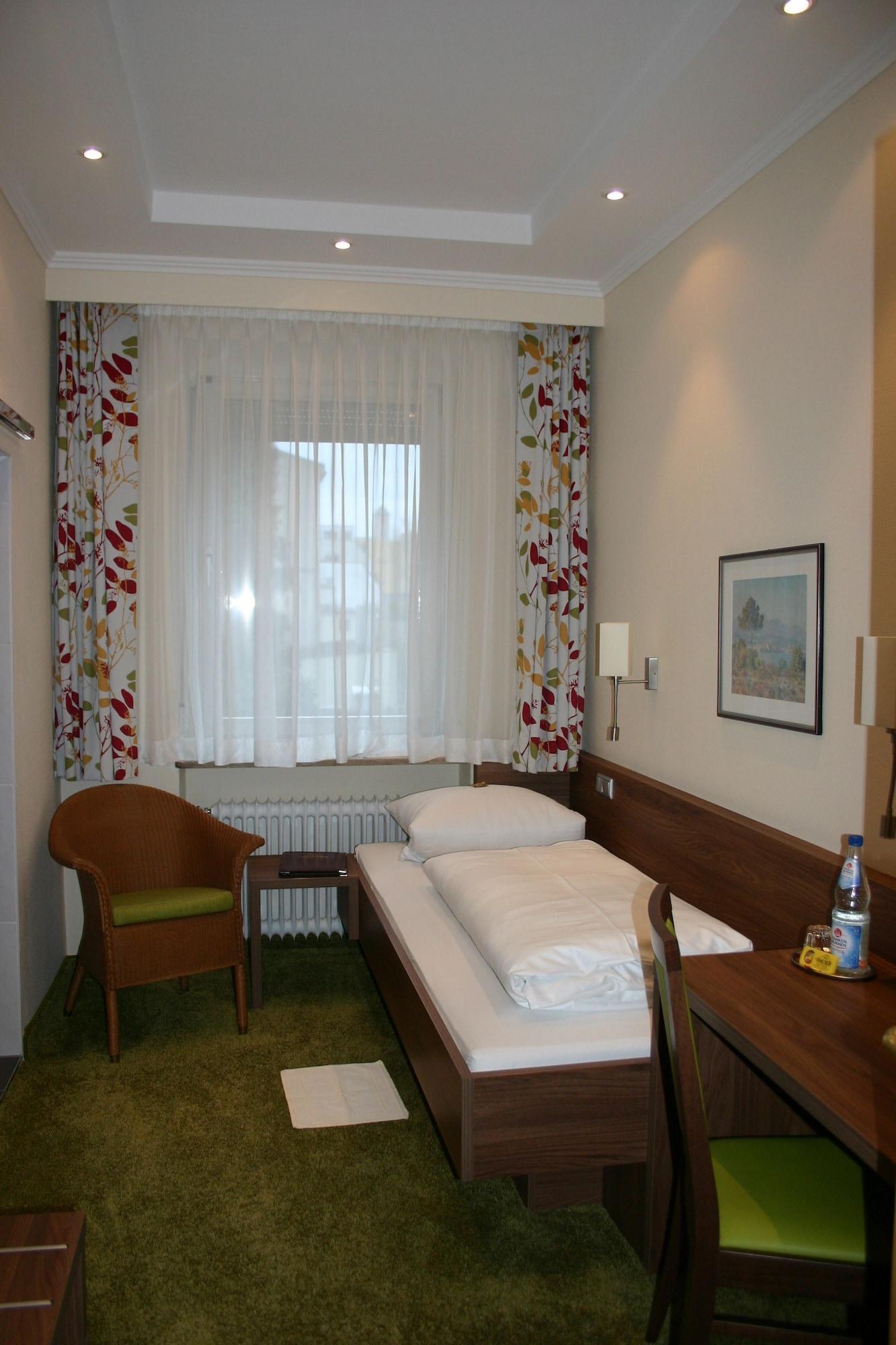 Hotel Hauser An Der Universitaet Мюнхен Екстер'єр фото
